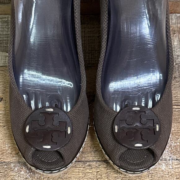 Tory Burch Jackie Brown Canvas Espadrille Wedge Peep Toe Heels Shoes Size 9.5 - Picture 2 of 12